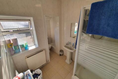 Ground floor bathroo