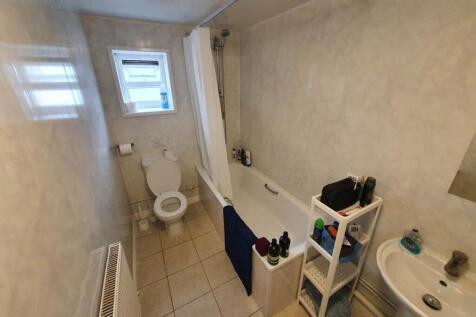 Ground floor bathroo