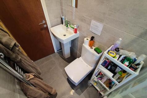 Left ground floor ba