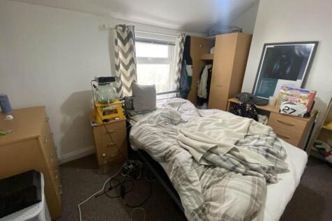 First Floor Rear Bed