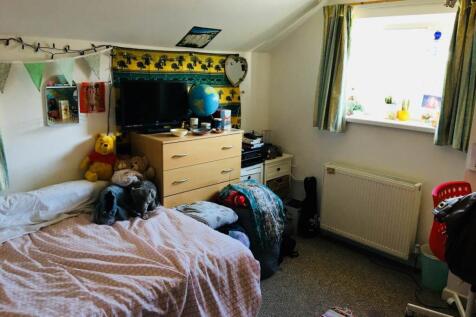 First Floor Rear Bed