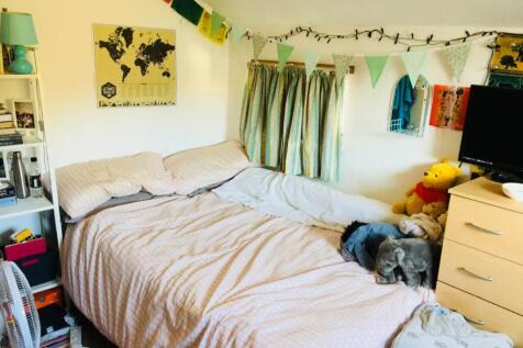 First Floor Rear Bed