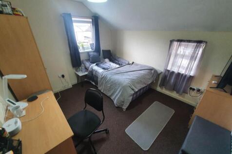 First Floor Rear Bed