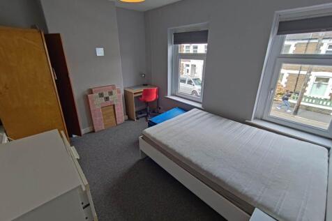 First Floor Front Be