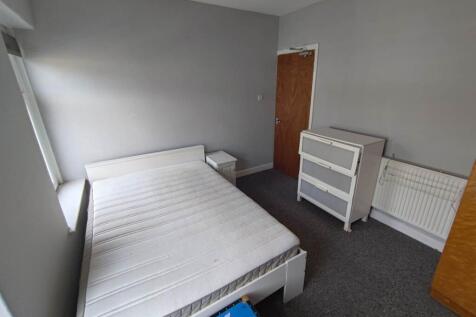 First Floor Front Be