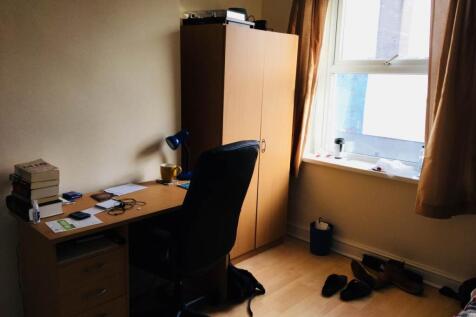 First Floor Rear Bed