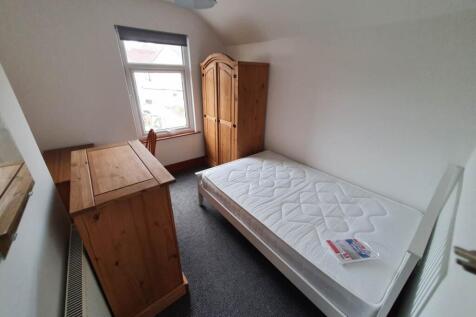 First Floor Rear Bed