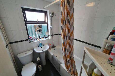 Ground floor bathroo