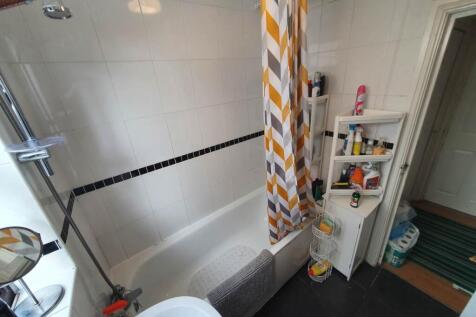 Ground floor bathroo