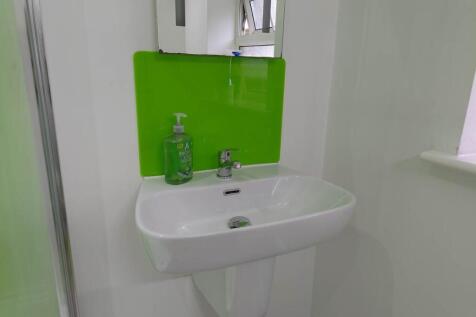 First floor shower r