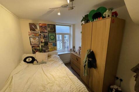 First Floor Front Le