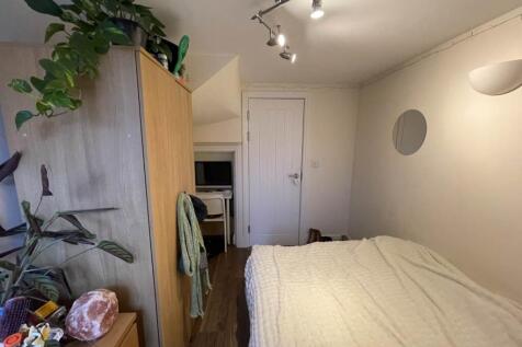 First Floor Front Le