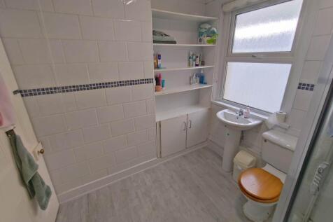 First floor shower r