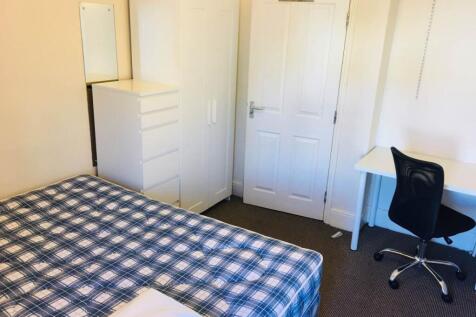 First Floor Rear Bed