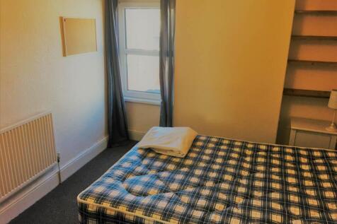 First Floor Rear Bed