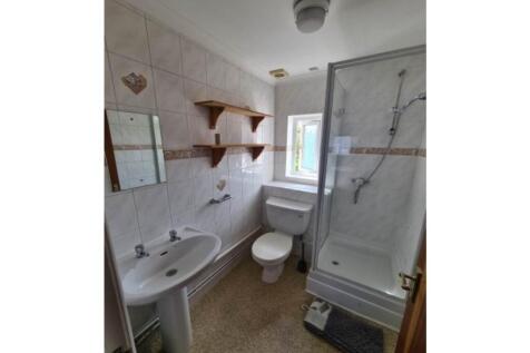 En-suite 2 angle 2