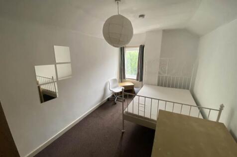 First Floor Rear Bed