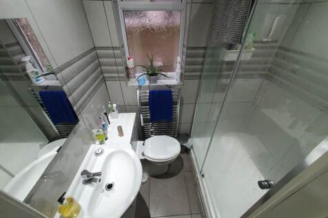 Ground floor bathroo