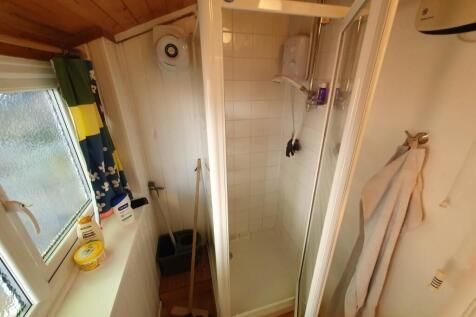 Ground floor bathroo