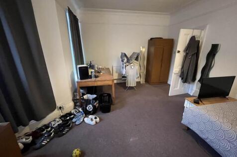 First Floor Front Be