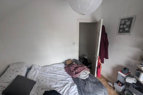 First Floor Rear Bed