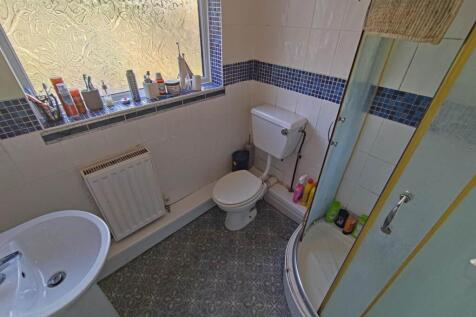 Ground floor bathroo