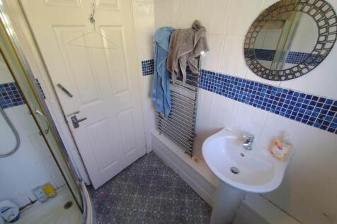 Ground floor bathroo