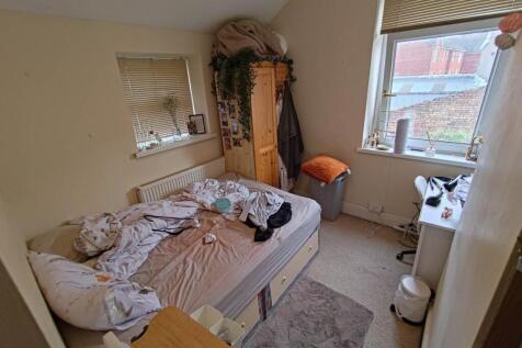 First Floor Rear Bed