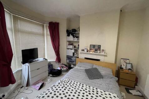 First Floor Front Be