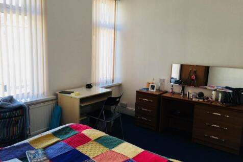 First Floor  Front R