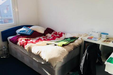 First Floor Rear Bed