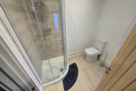 First floor shower r