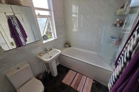 First floor rear bat