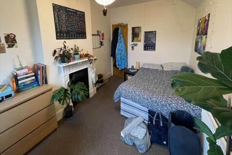 First Floor Rear Bed