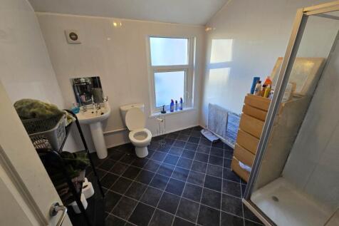 First floor shower r