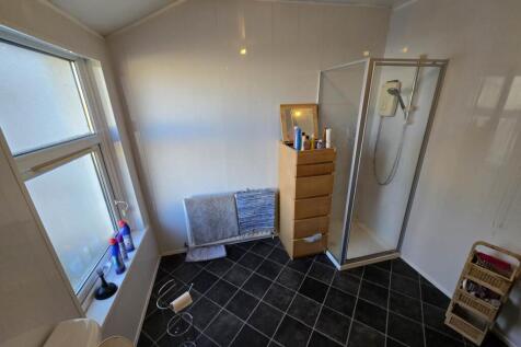 First floor shower r