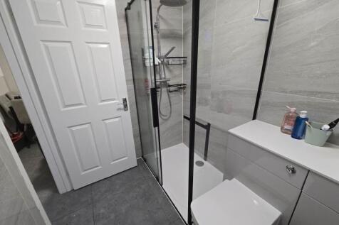 Ground floor shower 