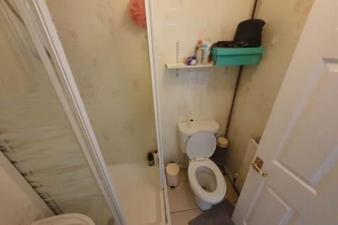 Ground floor bathroo