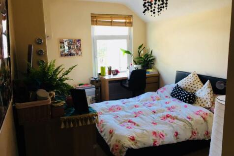 First Floor Rear Bed