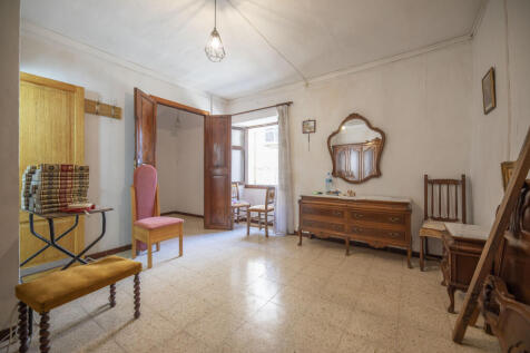Bedroom 1st floor