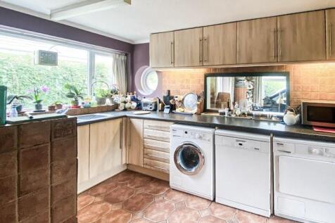 Kitchen-white goods.jpg