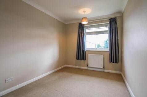 Small bedroom.jpg