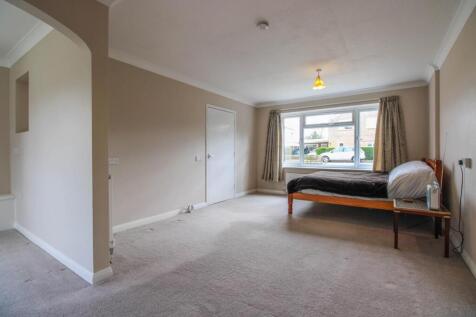 Bedroom 1.jpg