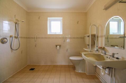Bathroom.jpg