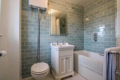 Bathroom 2.jpg