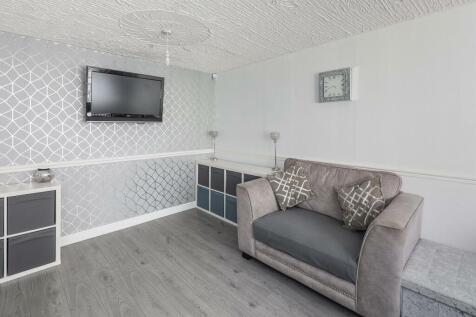 81 Pitfield Road lounge-3.jpg