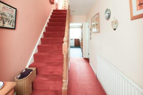 71 Old Church Rd hall.jpg