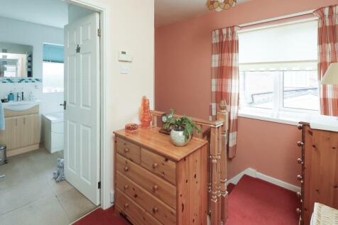 71 Old Church Rd landing.jpg