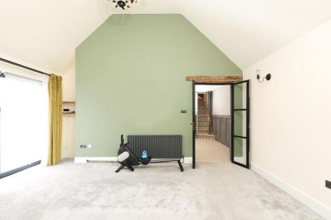 Extended Lounge