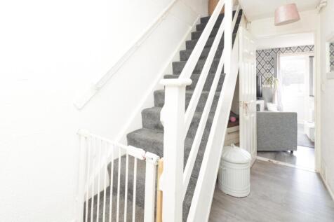 81 Alvis Walk hallway.jpg